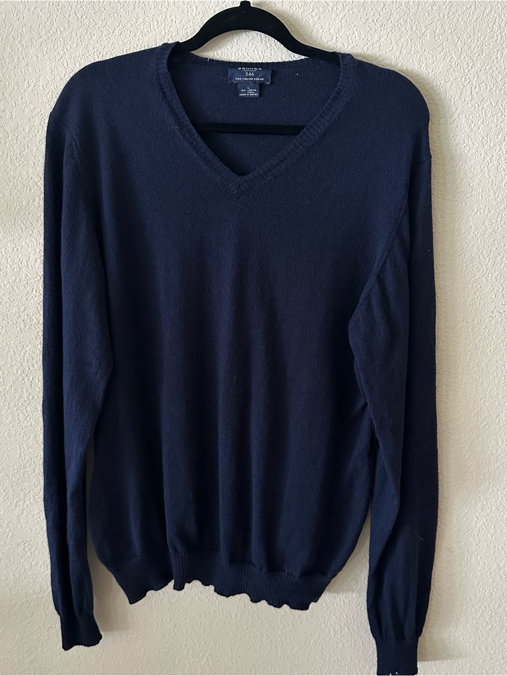 Brooks Men's Navy Blue V-Neck Sweater 100% Merino Wool size Large